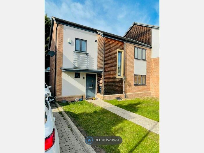 3 Bedroom Semi-Detached House To Rent In Hawksbill Way, Peterborough, PE2