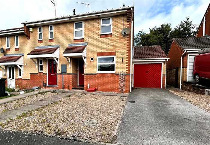 2 Bedroom Semi Detached House To Rent In Calver Close, Belper, DE56