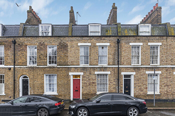 4 Bedroom Terraced House For Sale In York Square, Limehouse, E14