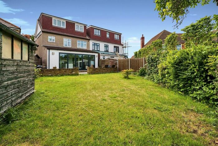 5 Bedroom Semi-Detached House For Sale In Old House Lane, Roydon, Harlow, CM19