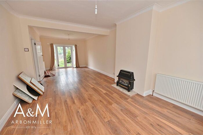 3 Bedroom House To Rent In Thornton Road, Ilford, IG1