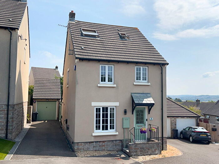 4 Bedroom Detached House For Sale In Chestnut Close, Pillmere, Saltash, PL12