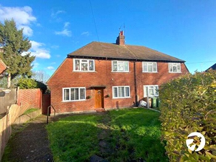 2 Bedroom Maisonette For Sale In Sibthorpe Road, London, SE12