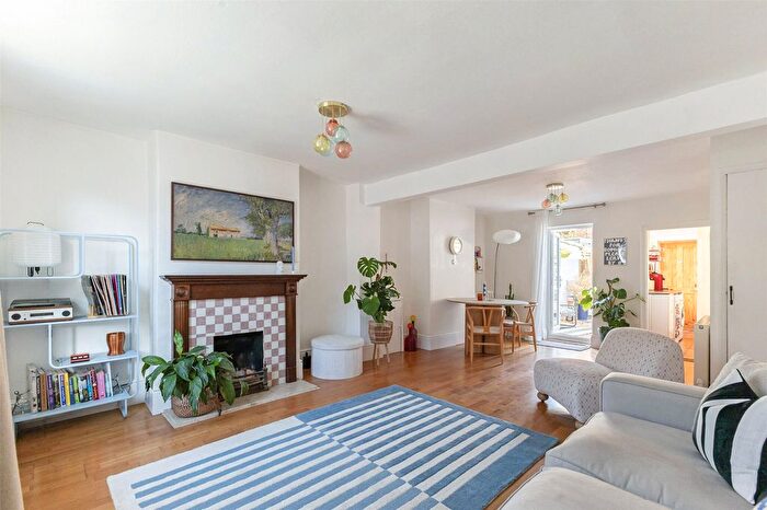 2 Bedroom Terraced House For Sale In Linkfield Road, Isleworth, TW7