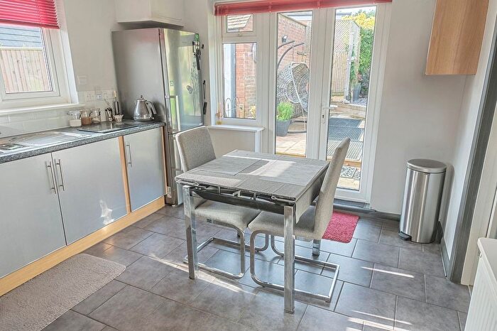 2 Bedroom Bungalow For Sale In Glyne Barn Close, Bexhill On Sea, TN40