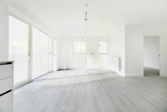 1 Bedroom Flat To Rent In Winter Apartments, Western Circus, W3