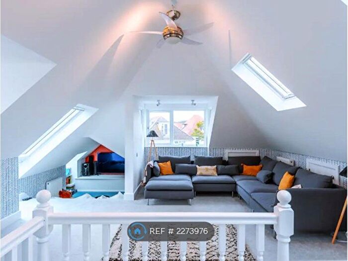 4 Bedroom Detached House To Rent In Stourcliffe Avenue, Bournemouth, BH6