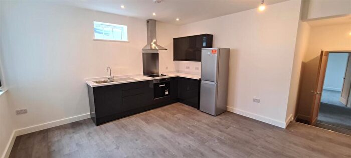 1 Bedroom Apartment To Rent In - High Street, SO14