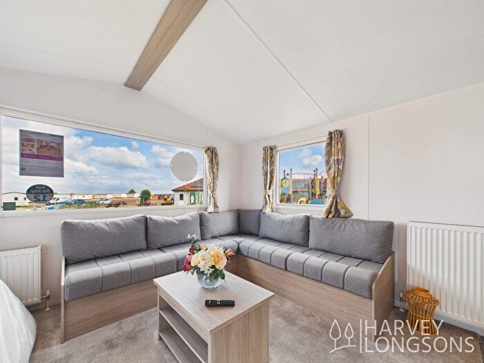 2 Bedroom Mobile/park Home For Sale In St. Johns Road, Whitstable, CT5
