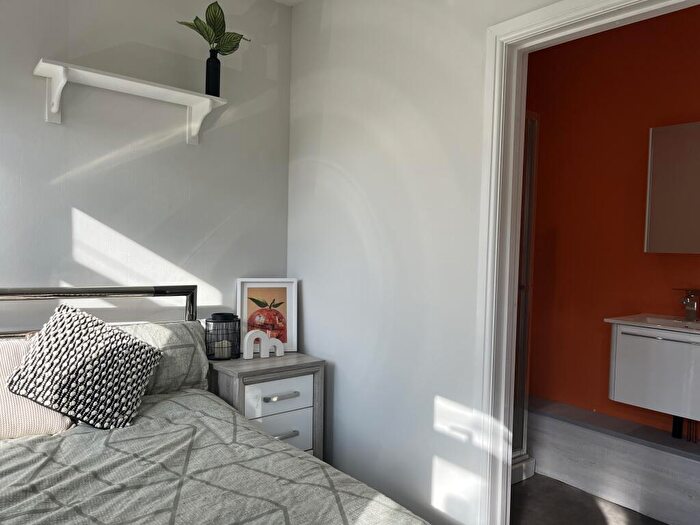 3 Bedroom Terraced House To Rent In -bed En-suite Student Property / Available Now, LN5