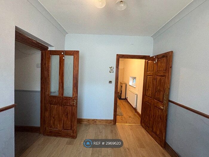 3 Bedroom Terraced House To Rent In Fairlop Gardens, Ilford, IG6