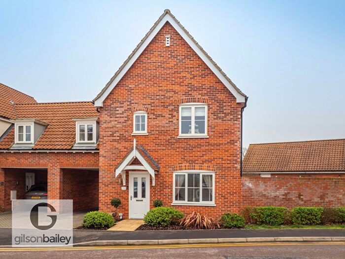 3 Bedroom Link Detached House For Sale In Charles Marler Way, Blofield, NR13