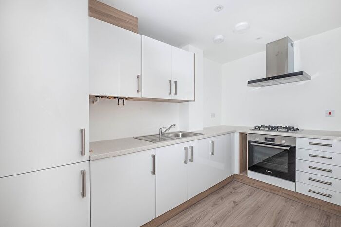 1 Bedroom Maisonette To Rent In Potters Grove, New Malden, KT3