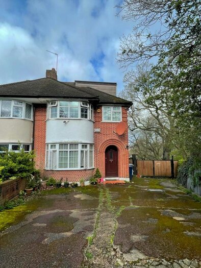 4 Bedroom Terraced House To Rent In Ashfield Road, London, N14
