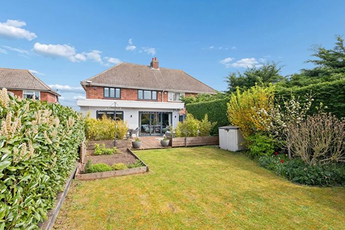 4 Bedroom Semi Detached House For Sale In Kimbolton Road, Hail Weston, St Neots, PE19