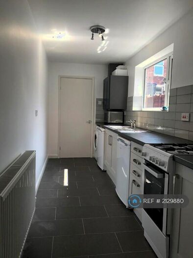 2 Bedroom Terraced House To Rent In Lichfield Road, Nottingham, NG2