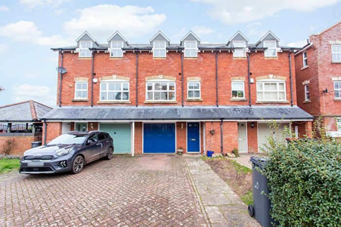 3 Bedroom Terraced House To Rent In Gardeners Place, Chartham, CT4