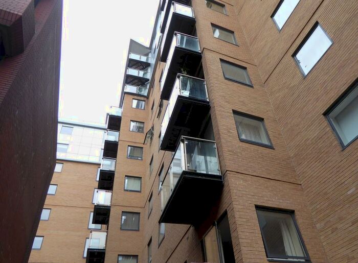 2 Bedroom Apartment To Rent In Icon House, Merchants Place, Reading, RG1