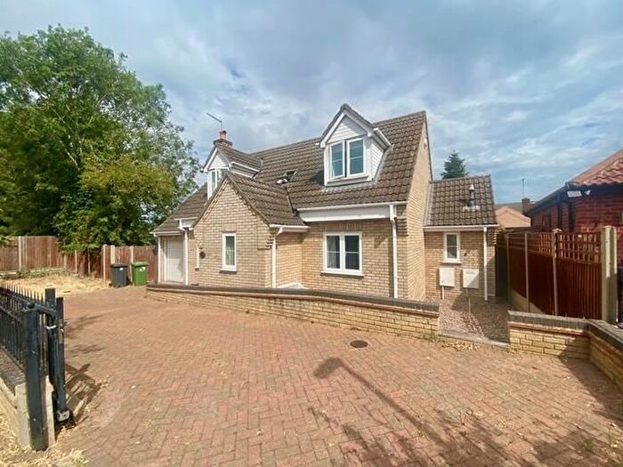 3 Bedroom Detached House For Sale In Thistle Drive, Peterborough, PE2