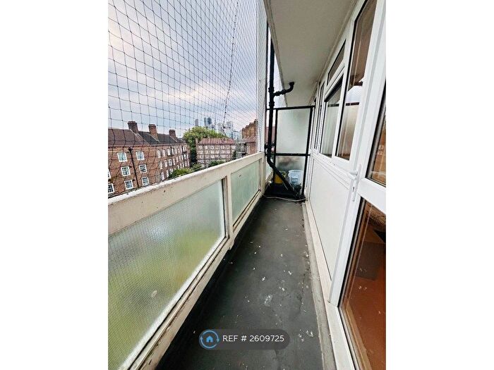 3 Bedroom Flat To Rent In Duffel House, London, SE11