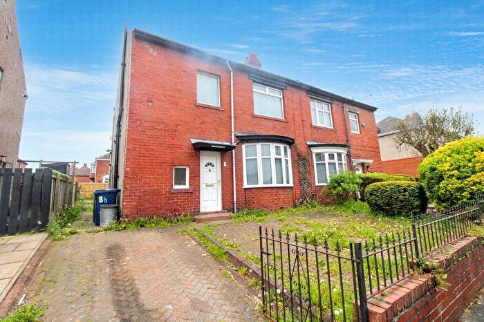3 Bedroom Semi Detached House For Sale In Westacre Gardens, Newcastle Upon Tyne, NE5