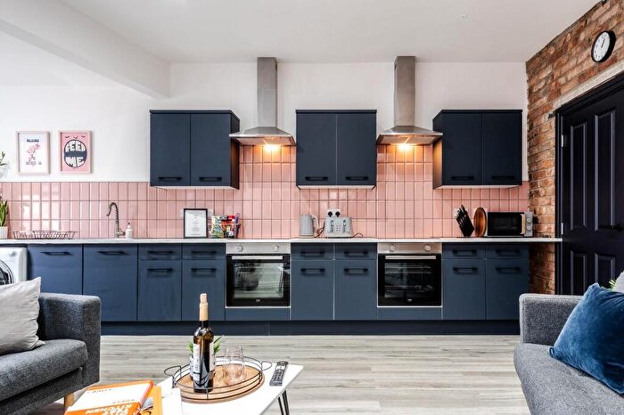 6 Bedroom House To Rent In Sheffield Street, Leicester, LE3