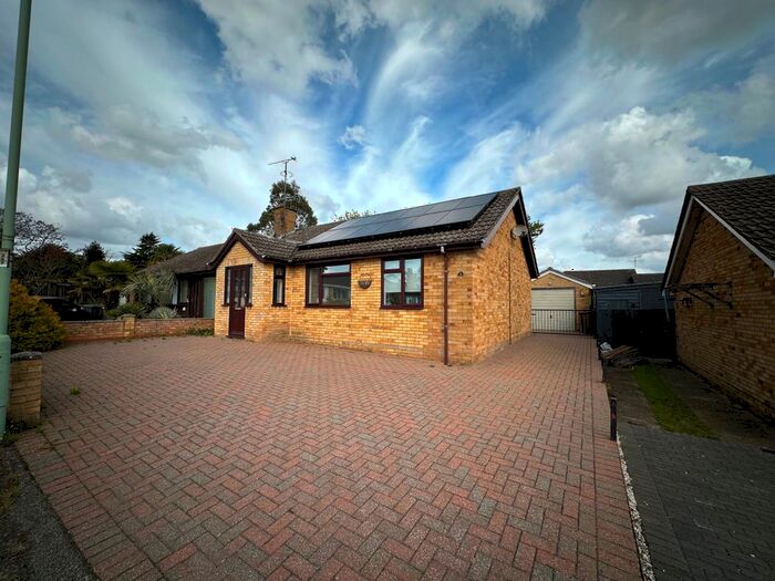 3 Bedroom Bungalow To Rent In Malvern Close, Rushmere St. Andrew, Ipswich, IP5