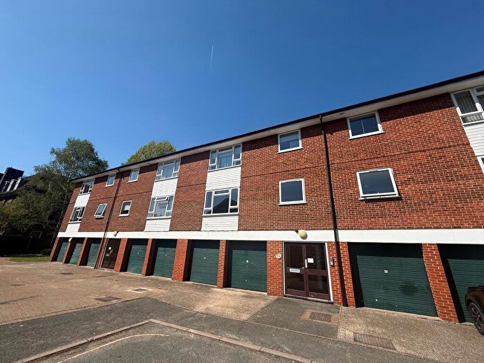 2 Bedroom Flat To Rent In Faro Close, BR1