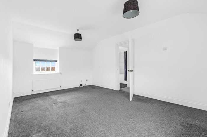 1 Bedroom Apartment For Sale In Collett Road, The Octagon, SG12