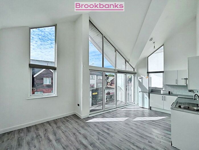 2 Bedroom Flat To Rent In - High Street, Swanley, BR8