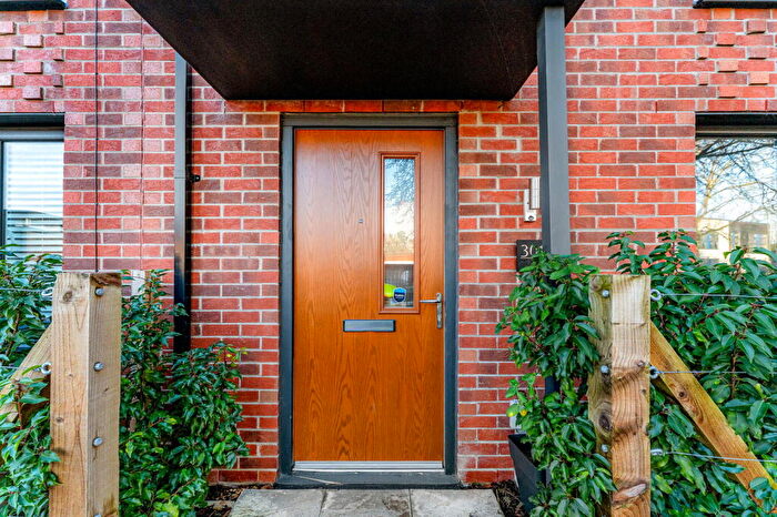 2 Bedroom Terraced House For Sale In Liverpool Street, Salford, M5