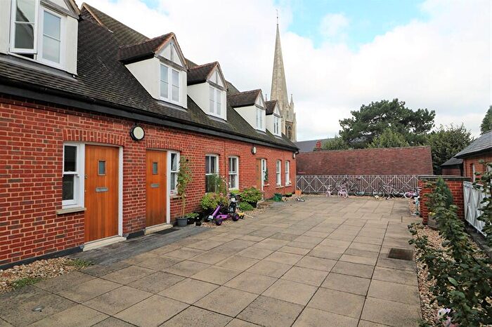 2 Bedroom Apartment To Rent In High Street, Dorking, RH4