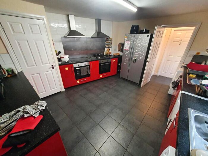 1 Bedroom Semi-Detached House To Rent In Colum Road (Rooms), Cathays, Cardiff, CF10