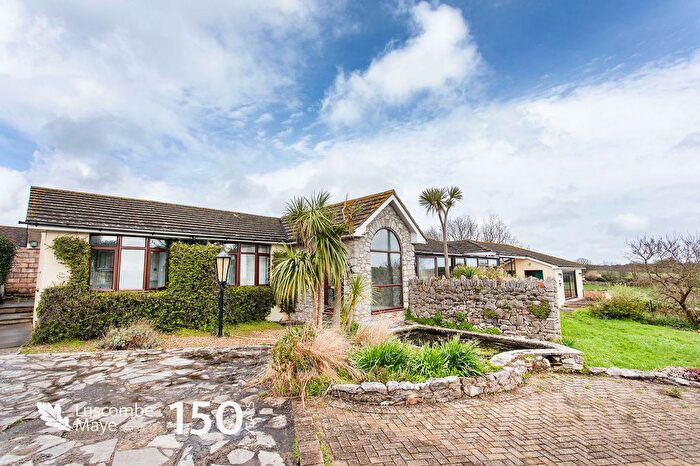 4 Bedroom Bungalow For Sale In Gillard Road, Brixham, TQ5