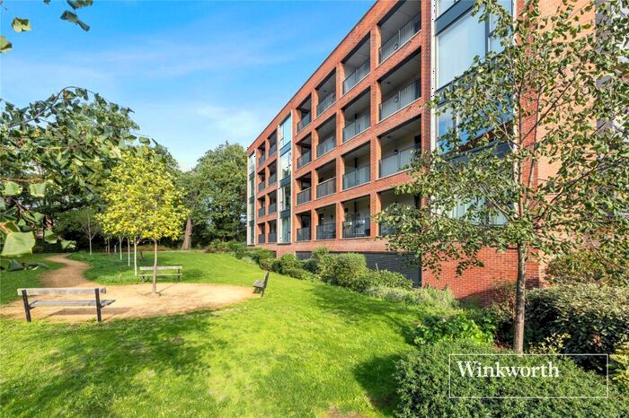 2 Bedroom Apartment To Rent In Ebony Crescent, Barnet, EN4