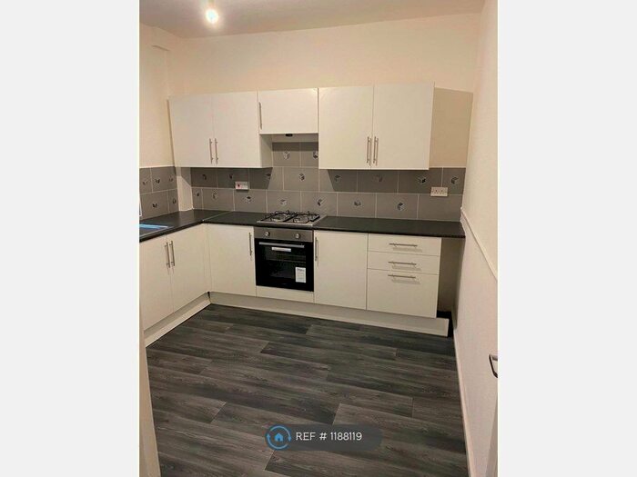 2 Bedroom Terraced House To Rent In Lees Road, Oldham OL4