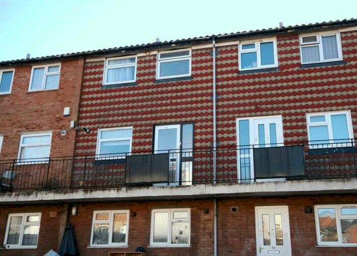 2 Bedroom Property To Rent In Upper George Street, Chesham, HP5