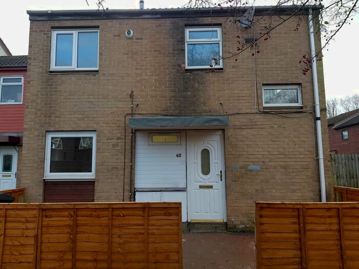 3 Bedroom End Of Terrace House To Rent In North Holme Court, Northampton, NN3