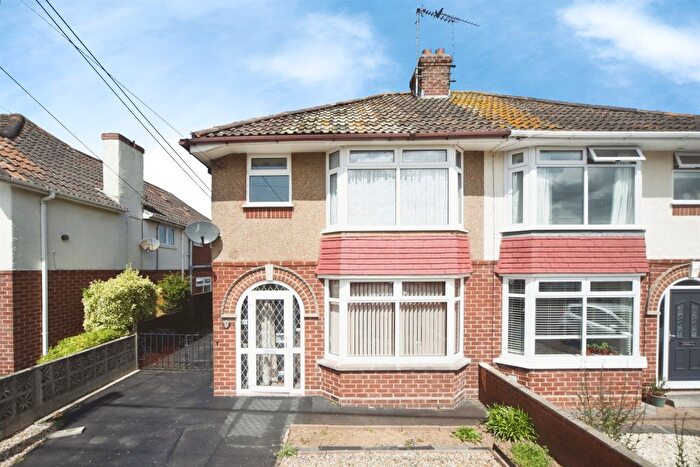 3 Bedroom Semi Detached House For Sale In Lansdowne Road, Taunton, TA2