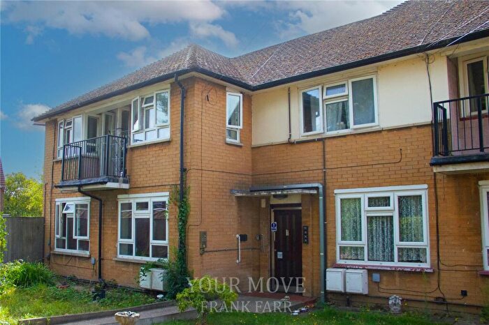 1 Bedroom Flat For Sale In Wild Green South, Slough, Berkshire, SL3