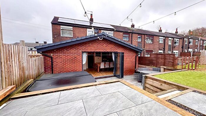 3 Bedroom End Of Terrace House For Sale In Yew Tree Grove, Rossendale, Lancashire, BB4