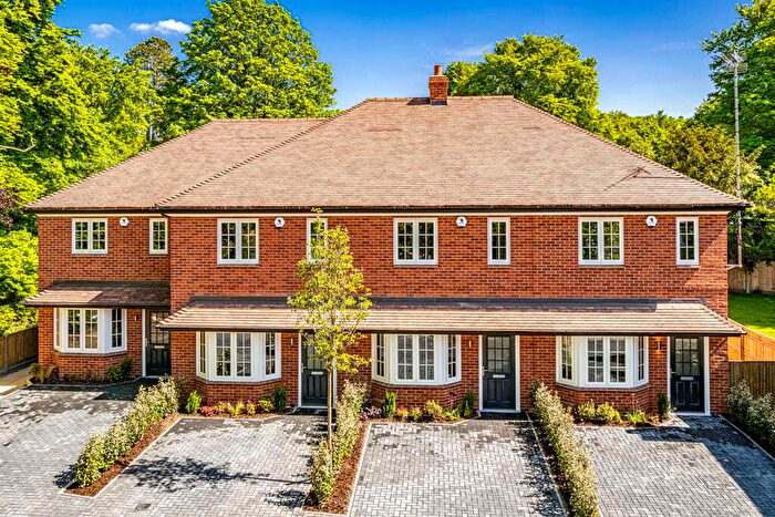 2 Bedroom House For Sale In Ash Hurst, Goring On Thames, RG8