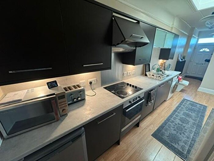 1 Bedroom Flat To Rent In Broadway, Didcot, OX11