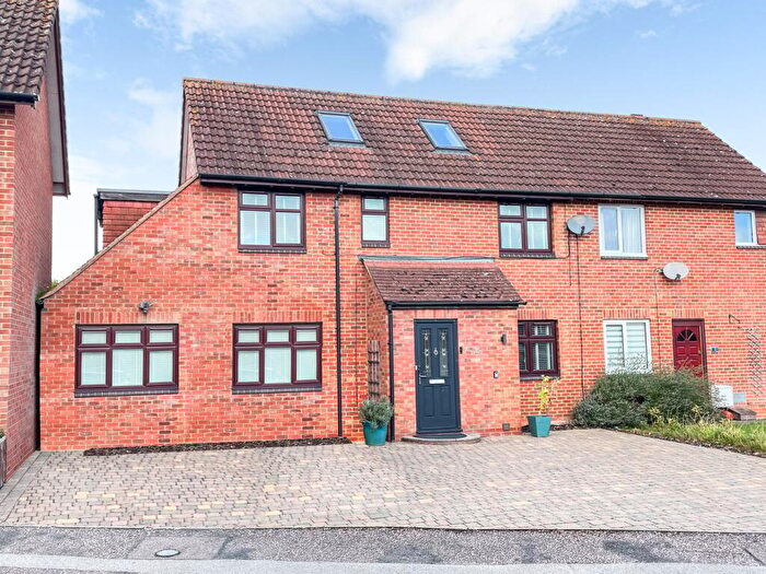 5 Bedroom Semi-Detached House For Sale In Olde Bell Lane, Loughton, Milton Keynes, MK5