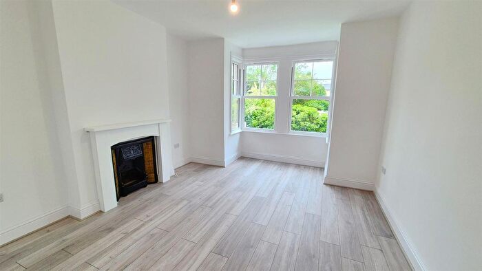2 Bedroom Flat To Rent In Thornbury Road, Isleworth, TW7