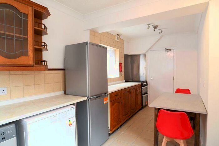 4 Bedroom Semi-Detached House To Rent In Upper Bevendean Avenue, Brighton, BN2