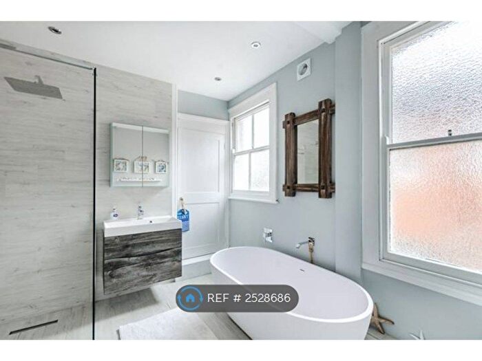 2 Bedroom Maisonette To Rent In Greenford Avenue, London, W7