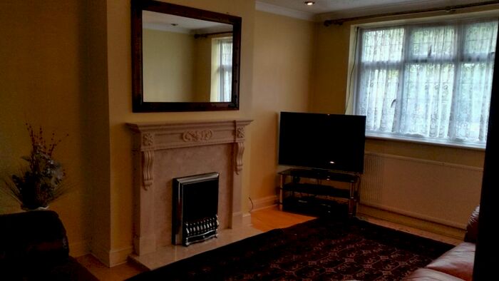 2 Bedroom Flat To Rent In Old Orchard Lodge, Neasden, NW9