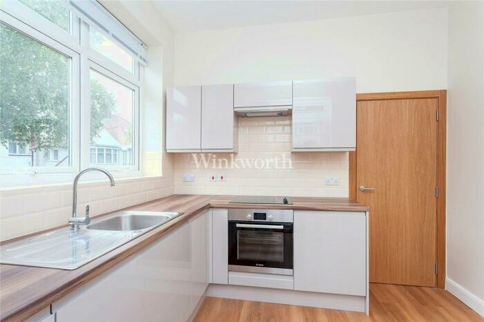 1 Bedroom Apartment To Rent In Templars Avenue, London, NW11