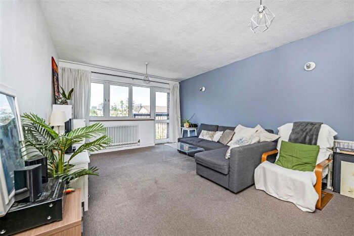 3 Bedroom Flat For Sale In Russia Lane, Shoreditch, E2